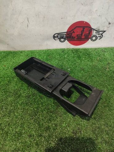 Подушки безопасности: Подстаканник Toyota Harrier MCU30 1MZ-FE 2003 (б/у)