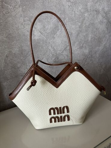 miu miu: Əl çantası, Miu Miu