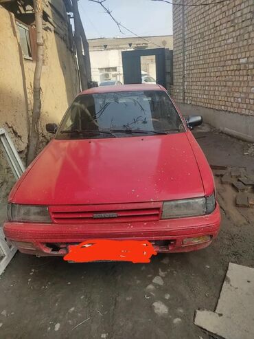 Toyota: Toyota Carina: 1990 г., 1.6 л, Механика, Газ, Хэтчбэк