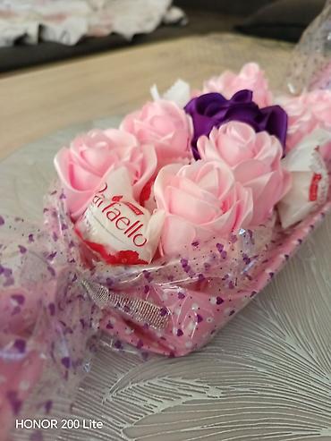 cohiba kutija cena: 💕 9 POLJUBACA 💕 Poklon koji osvaja na prvi pogled! 🌹✨ Buket od 9 — 1