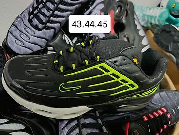 Patike: Patike – sportski i lifestyle modeli
Cena 2850 din — 21