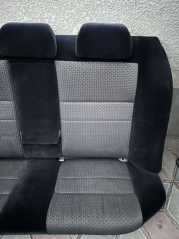 kia k5 хищник: Заднее сиденье Subaru Legacy BE5 (седан) — 3