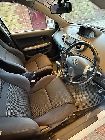 Toyota: Toyota Ist: 2004 г., 1.5 л, Автомат, Бензин, Хэтчбэк — 4