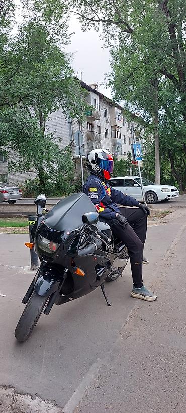 105 с: Мотоцикл Kawasaki ZZR 1100 — это мощный спортивно-туристический байк с — 6