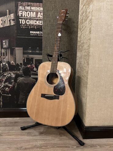 подставка для гитары: Yamaha f370 новое состояние. В комплекте подставка, кападастр