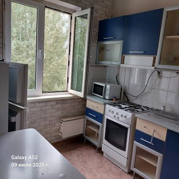 сдаётся квартира рядом рынок дордой: 5 комнат, Собственник, Без подселения, С мебелью частично