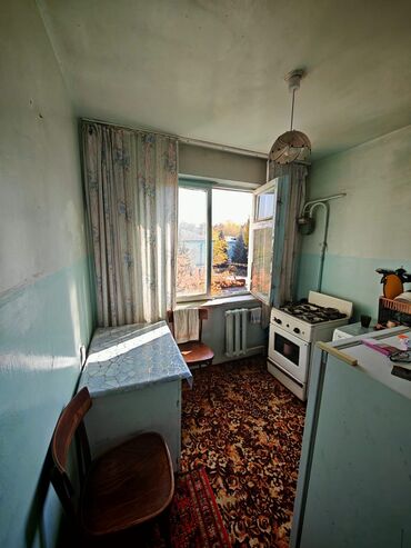 сколько стоит трехкомнатная квартира в бишкеке: 1 комната, 33 м², 104 серия, 3 этаж, Старый ремонт