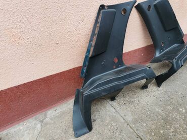 Auto delovi: Nosači zadnje police gepeka Lada Niva 21213,21214. Polovno, ocuvano — 3