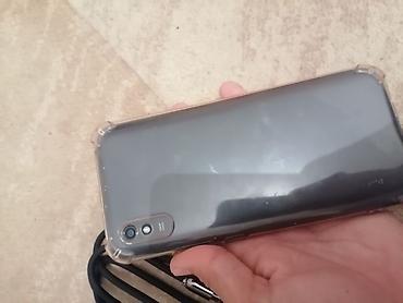 ломбард холодильник: Xiaomi, Mi 9, Б/у, 32 ГБ, цвет - Черный, 2 SIM — 1