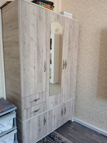 Digər mebel: İşlənmiş, 3 qapılı Düz dolab, Qarderob, paltar dolabı