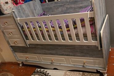 1 kq tort nece neferlikdir: Oğlan və qız üçün, Beşik