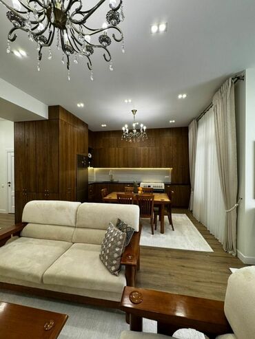 продаю дом тоголок молдо: 3 комнаты, 104 м², Элитка, 4 этаж, Дизайнерский ремонт