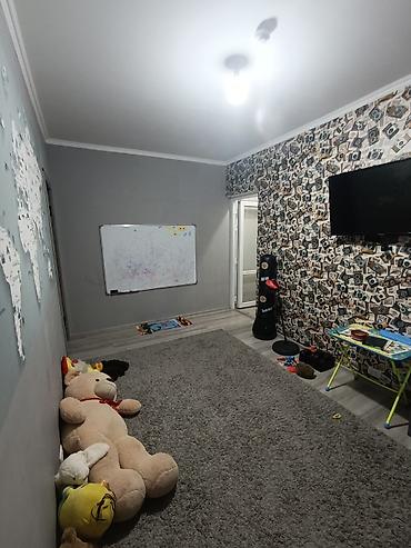 Продажа коттеджей и домов: Продаю 2 дома на участке в 6 соток. г. Кант. Под бизнес. Участок — 5