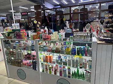 косметика в бишкеке: Островок LOVE BEAUTY — косметика и бижутерия Продается витрина в — 3