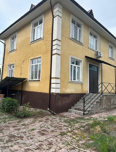 Долгосрочная аренда домов: Сдается частный дом особняк, в районе АК ТИЛЕКА, 8 комнат. Чистый — 9