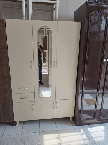 Dolablar: Yeni, Açılan, 3 qapılı Düz dolab, Dolab-asılqan, Azərbaycan — 30
