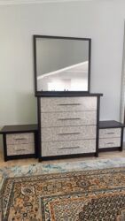 двухяросные кровати: Кийим үчүн комод, Колдонулган, Күзгүсү менен, ЛДСП, түсү - Ак, Күрөң