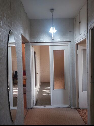 снять квартиру без риэлтора: 3 комнаты, 62 м², 105 серия, 4 этаж, Старый ремонт