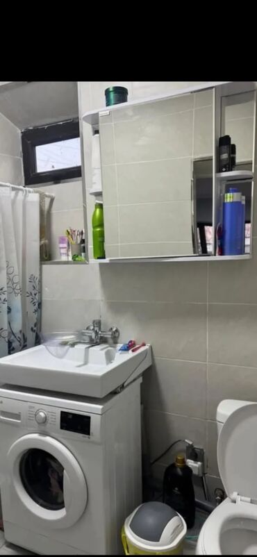 ноокат дом: 65 кв. м, 3 бөлмө, Унаа токтотуучу жай, Сарай, Забор, тосулган