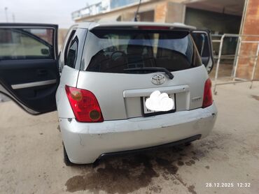 Toyota: Toyota ist: 2003 г., 1.5 л, Автомат, Бензин, Хэтчбэк — 3