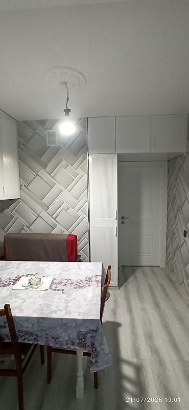 kombi şkafı: Salam. Sumqayit weheri 10 mk 5- mertebeli binanin 3- cu mertebesinde — 8