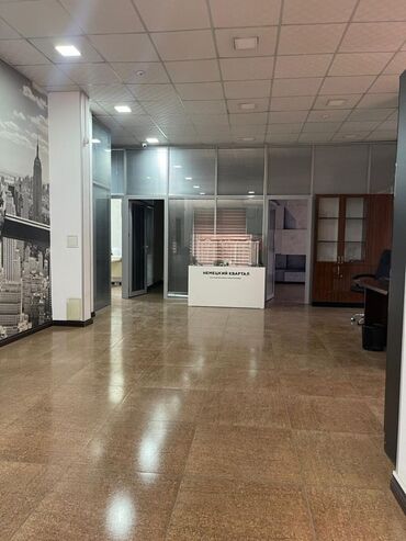 продаю офис 107 м² с ремонтом с мебелью административное здание 1 этаж: Ул. Калык Акиева Сдается офис Площадь: 137м2 1 этаж С ремонтом Все
