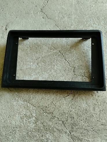 masin salonu: Monitor cərcivəsi - Material: möhkəm qara plastik - Format: 1-DIN — 1