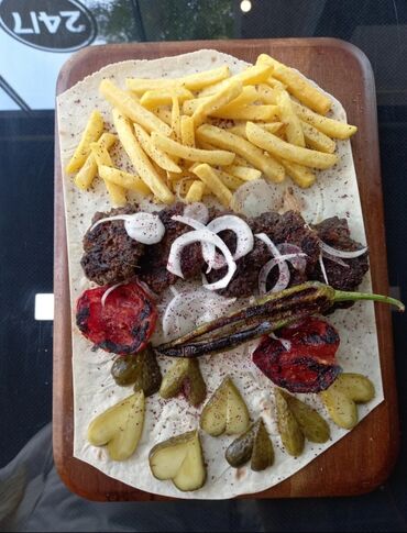 Aşpazlar: Şaurma ustası, 28 yaş, 6 ildən artıq təcrübə — 2