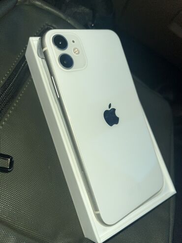 Apple iPhone: IPhone 11, Б/у, 128 ГБ, Белый, Зарядное устройство, Защитное стекло, Чехол, 84 %