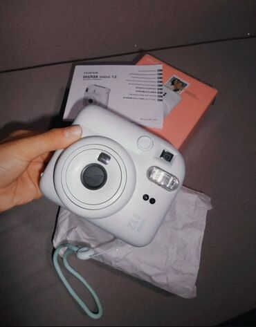 распечатка фотографий: Компактная камера моментальной печати Fujifilm Instax mini 12 в