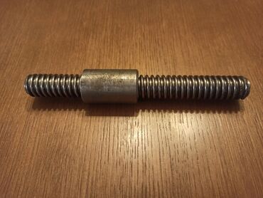 Ostalo: Dve špingle - navojna vretena. Detaljnije u pojedinačnim oglasima — 2