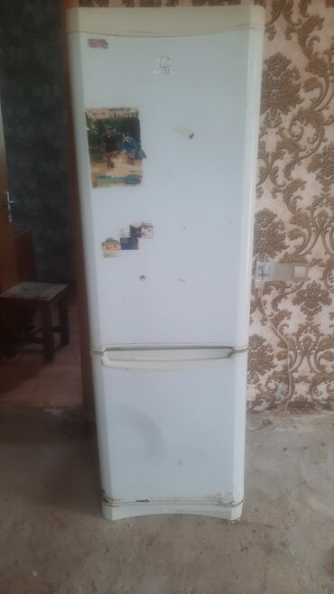 2 ci el monitör: Б/у 2 двери Indesit Холодильник Продажа, цвет - Белый