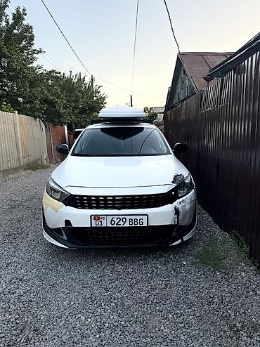 Chery: Chery : 2023 г., 1.5 л, Автомат, Бензин, Седан — 2