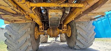 yer sumlayan traktor: Ağır kənd təsərrüfatı və yol-tikinti işləri üçün 4x4 artikulyasiyalı — 6