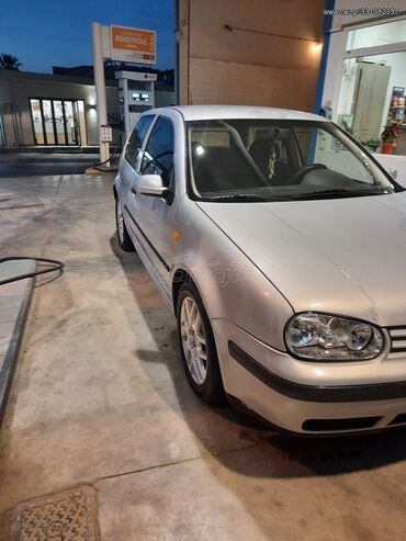 Volkswagen Golf: 1.6 l | 1999 year Hatchback