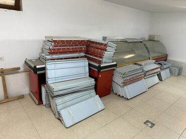 Soyuducu vitrinləri: Vitrin soyuducusu 2 ədəd kaassa masası 1 ədəd vitrin polkaları 22 ədəd