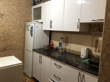 срочная продажа квартир в бишкеке без посредников: 2 комнаты, 39 м², Общежитие и гостиничного типа, 4 этаж, Косметический ремонт