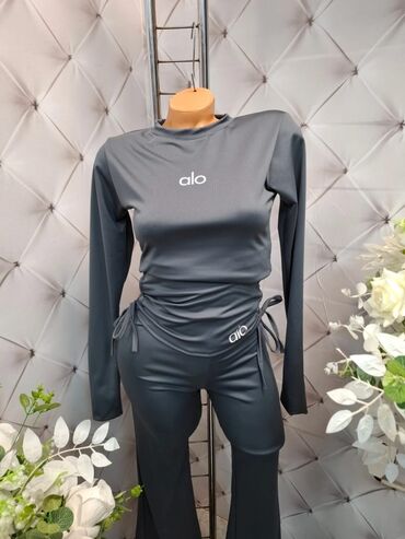 Gornji i donji deo: 💫Komplet mokra likra 3000 din 🙂 — 5