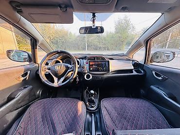 bmw c5: Honda Jazz: 2009 г., 1.4 л, Механика, Бензин, Хэтчбэк — 3