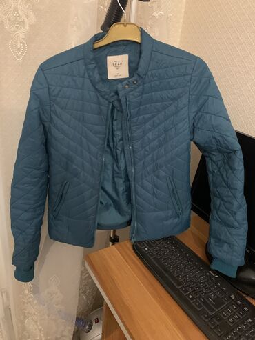 uniqlo куртка: Продаю осеннюю куртку. Фирма: SELA. Размер: XS. Original Design