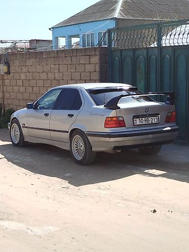 BMW: BMW 3 Series E36 sedan - Kuzov: sedan, gümüşü rəng - Mühərrik və — 3