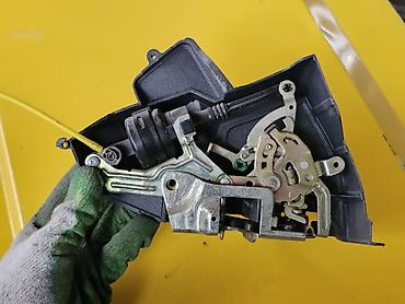 key maker: Замок двери Mercedes-Benz 1999 г., Б/у, Оригинал, Германия — 2