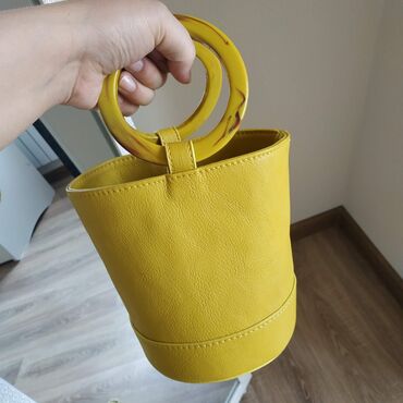 22 объявлений | lalafo.kg: Новая сумочка ведёрко. Очень красивая и небычная, ниже себестоимости