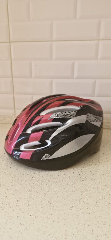 Velosiped aksesuarları: Her biri icinde qolcuq kask dizciy əlcık istifade olunmayib sadece — 1