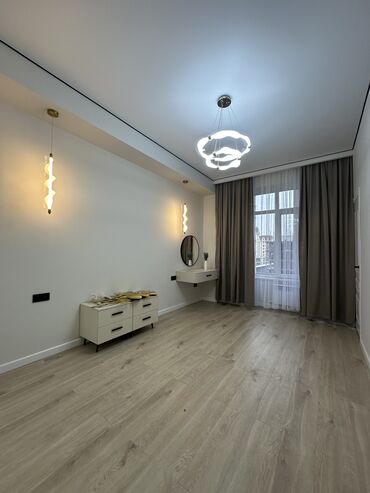 арзан квартира дордой: 2 бөлмө, 70 кв. м, Элитка, 4 кабат, Евроремонт