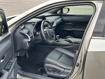 Lexus: Lexus UX: 2019 г., 2 л, Вариатор, Хэтчбэк — 9