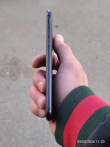 Apple iPhone: IPhone SE 2020, 128 GB — 9