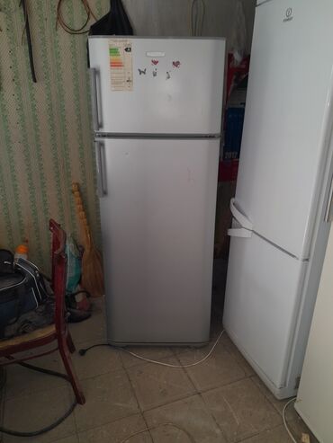 продаю холодильник бу: Б/у 2 двери Biryusa Холодильник Продажа, цвет - Серый