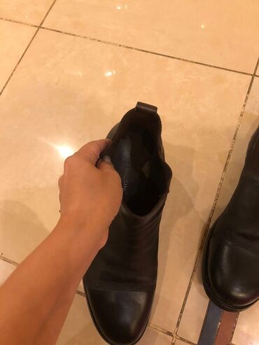 Botinkalar: Сarlo Pazolini Qara dəri Chelsea çəkmələri - Material: yumşaq təbii -da lalafo.az — 6 Botinkalar: Сarlo Pazolini Qara dəri Chelsea çəkmələri - Material: yumşaq təbii — 6