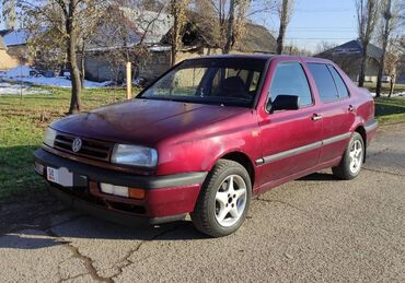 Volkswagen: Volkswagen Vento: 1992 г., 1.8 л, Механика, Газ, Седан